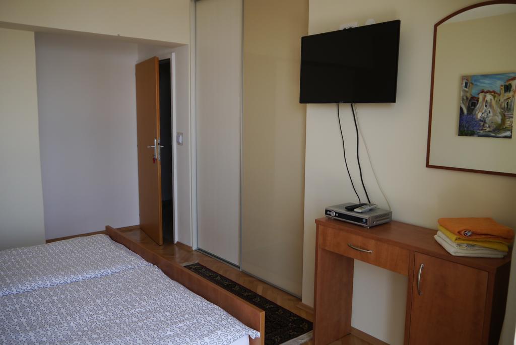 Apartment Romana *